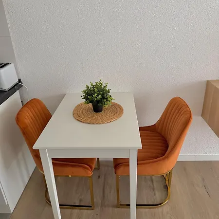 Naehe Kit - Parkplatz - Netflix - Ruhig
